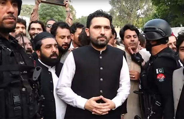 پی ٹی آئی کی لانگ مارچ کیلئے فنڈ ریزنگ مہم، اب تک 4 کروڑ روپے سے زائد رقم جمع ہوگئی